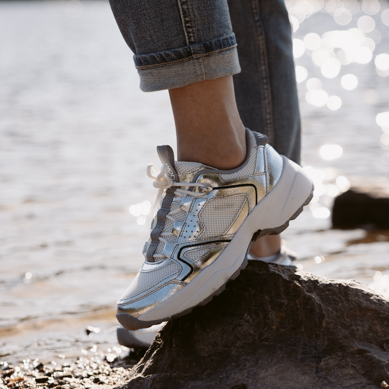 Cool leather debossed sneaker fw0fw04028 hot sale silver 000
